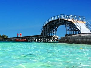 Jembatan-Cinta-Tidung-Island